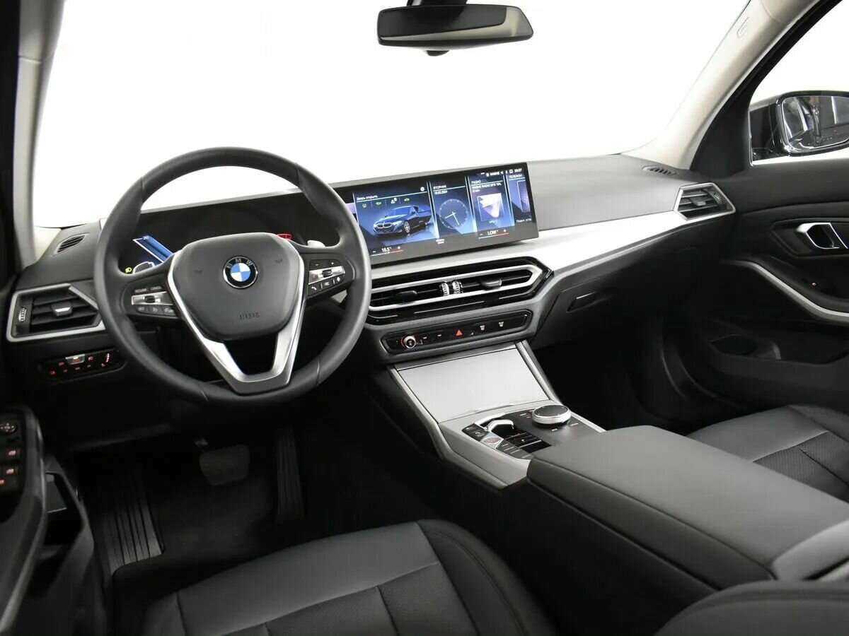 BMW 3 серии 318i, 2023 Фото №12