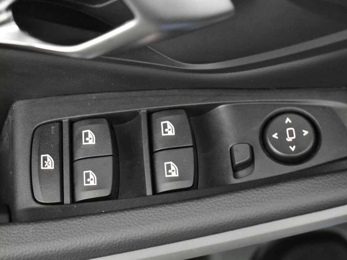 BMW 3 серии 318i, 2023 Фото №26