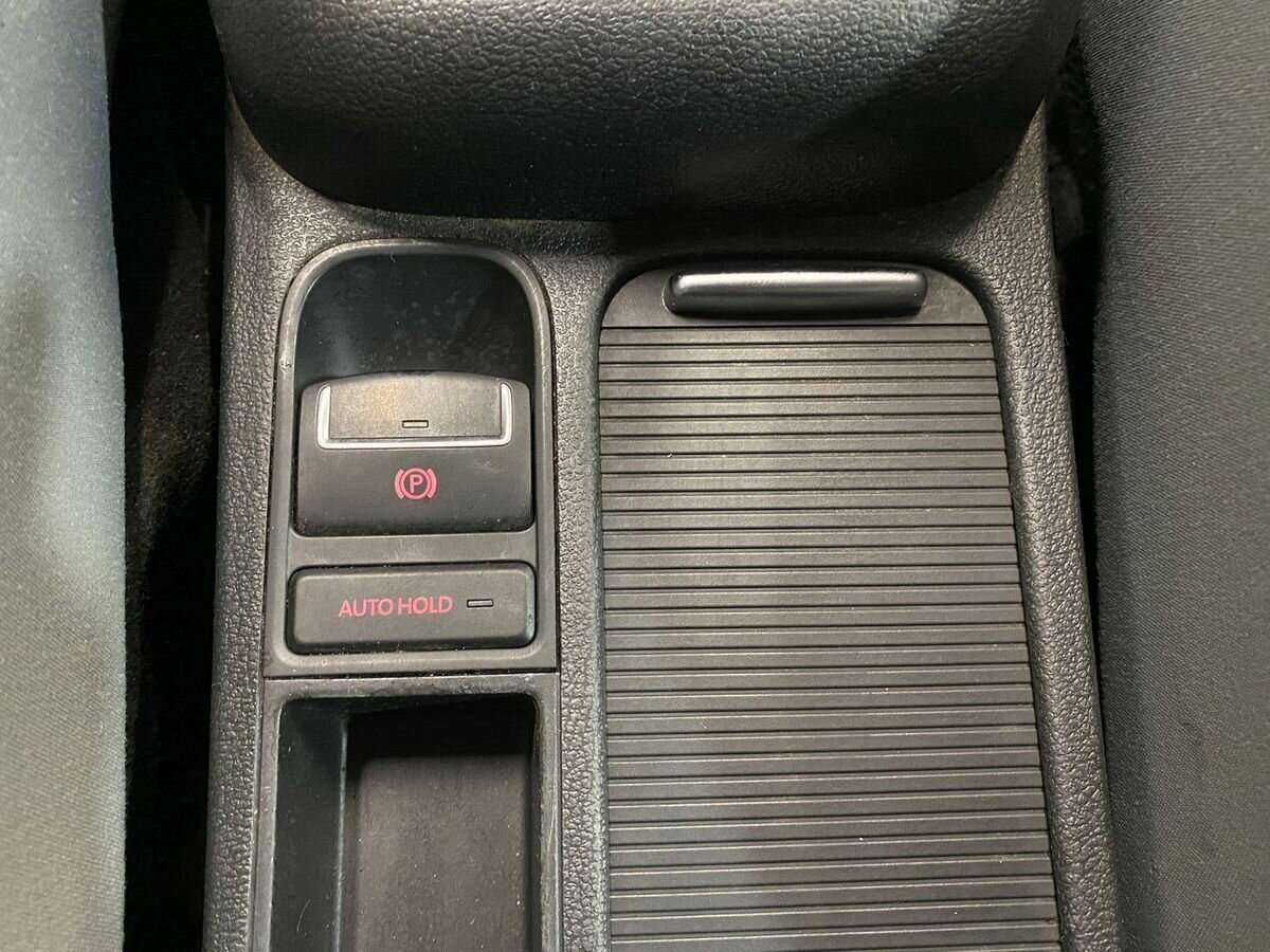 Volkswagen Tiguan, 2011 Фото №15