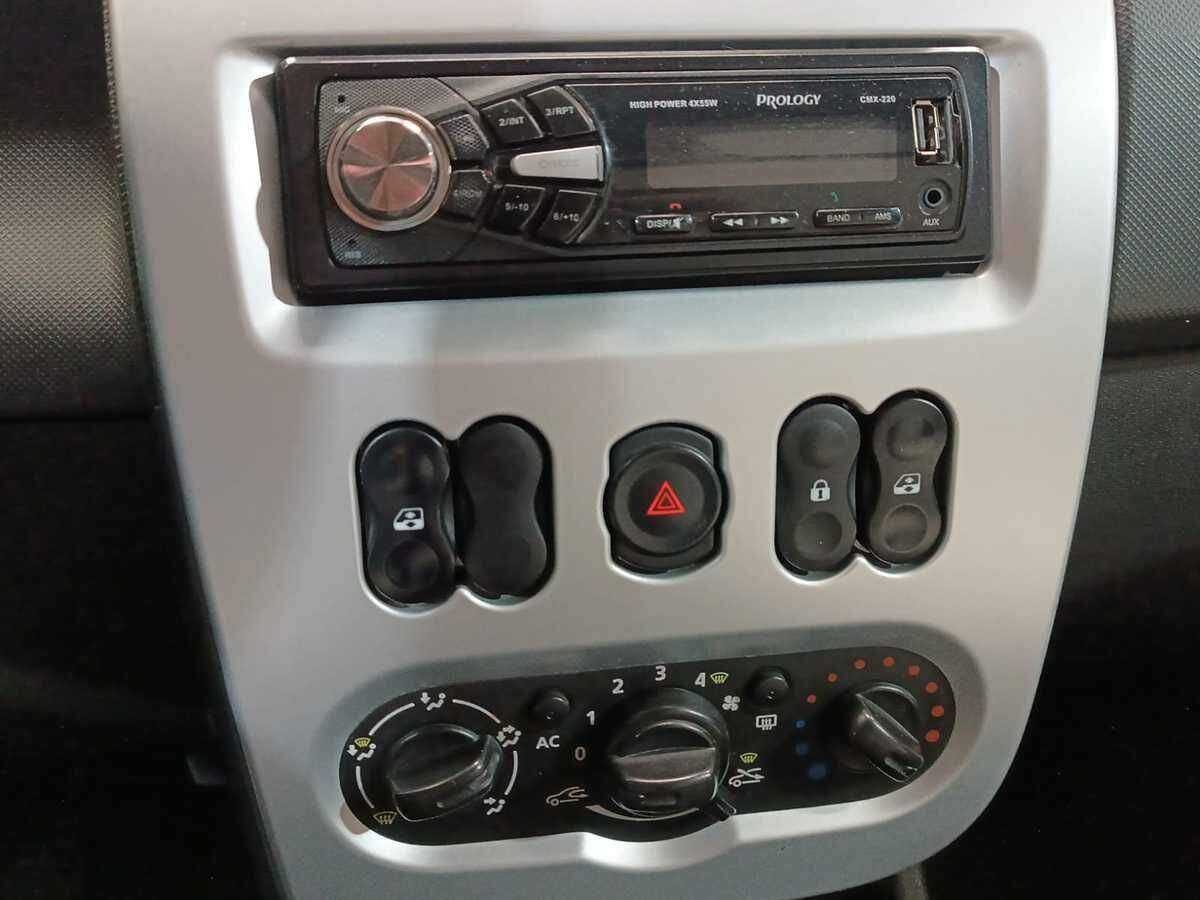 Renault Logan, 2012 Фото №13