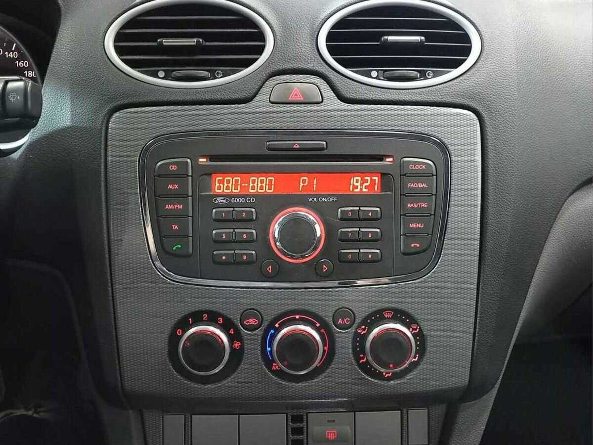 Ford Focus, 2011 Фото №13