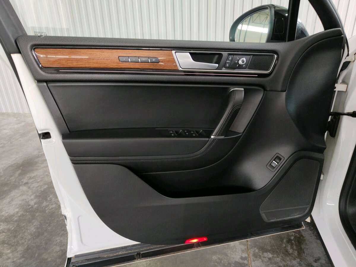 Volkswagen Touareg, 2018 Фото №12