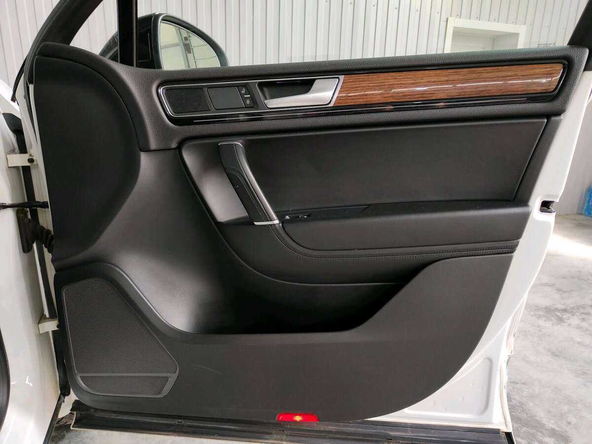 Volkswagen Touareg, 2018 Фото №16