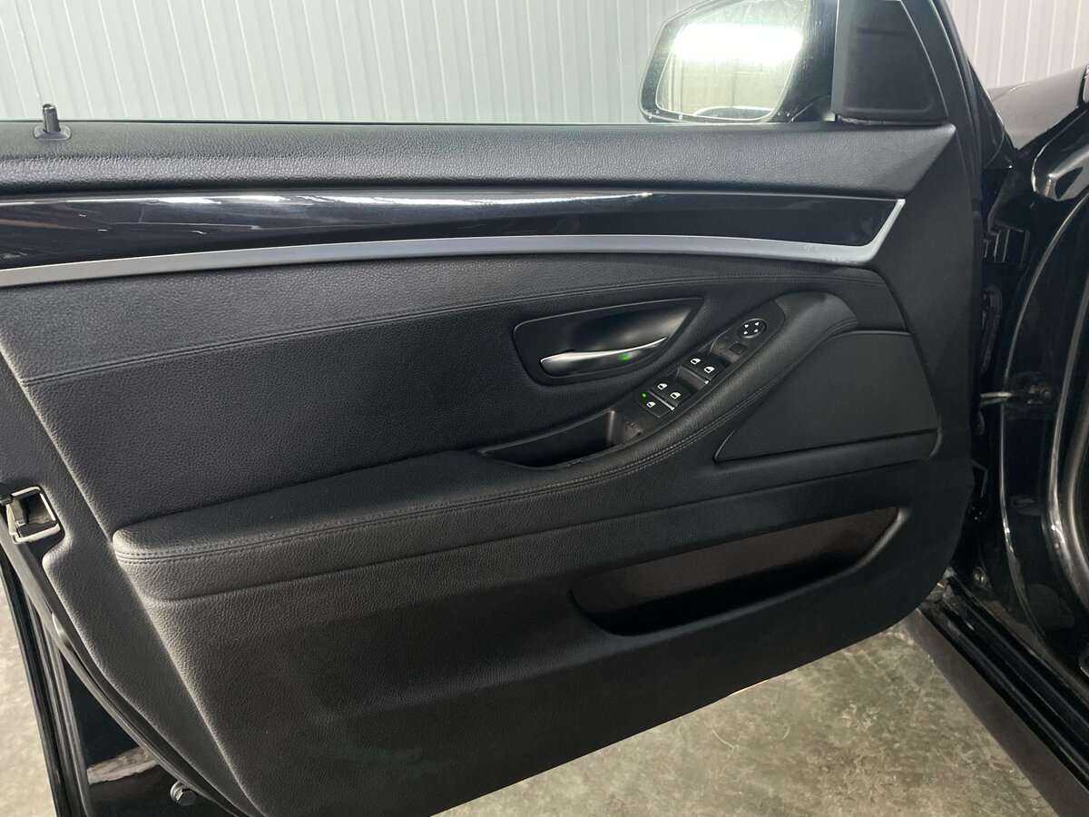 BMW 5 серии 520i, 2012 Фото №24