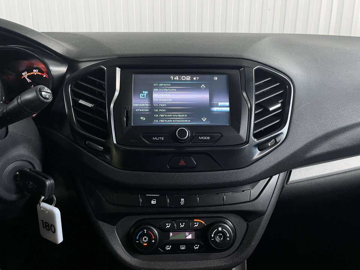 Lada (ВАЗ) Vesta, 2019 Фото №15