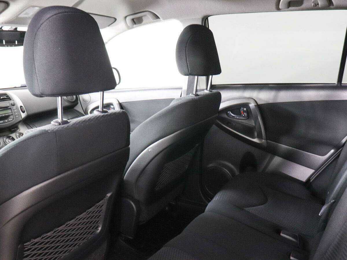 Toyota RAV4, 2011 Фото №12