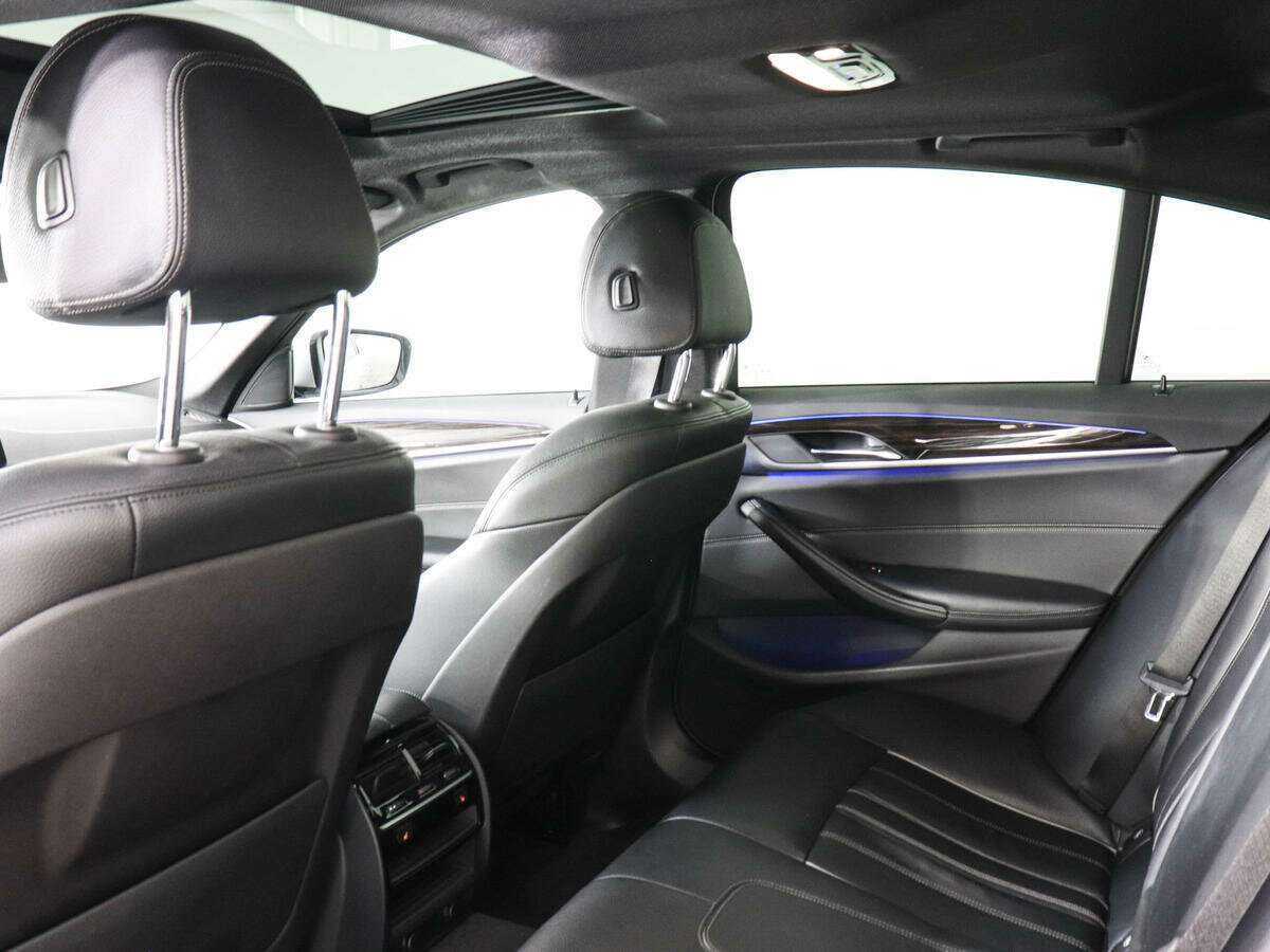 BMW 5 серии 530i xDrive, 2017 Фото №10