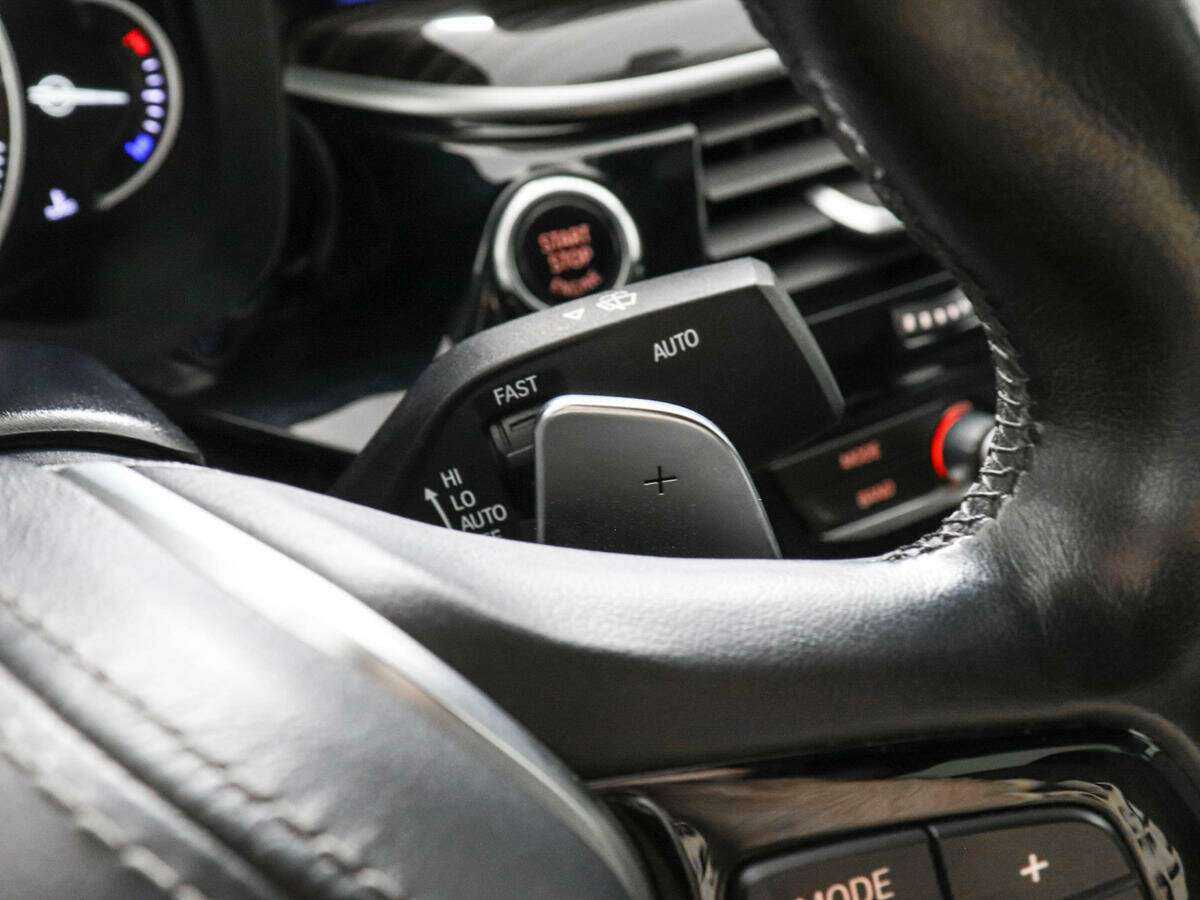 BMW 5 серии 530i xDrive, 2017 Фото №12