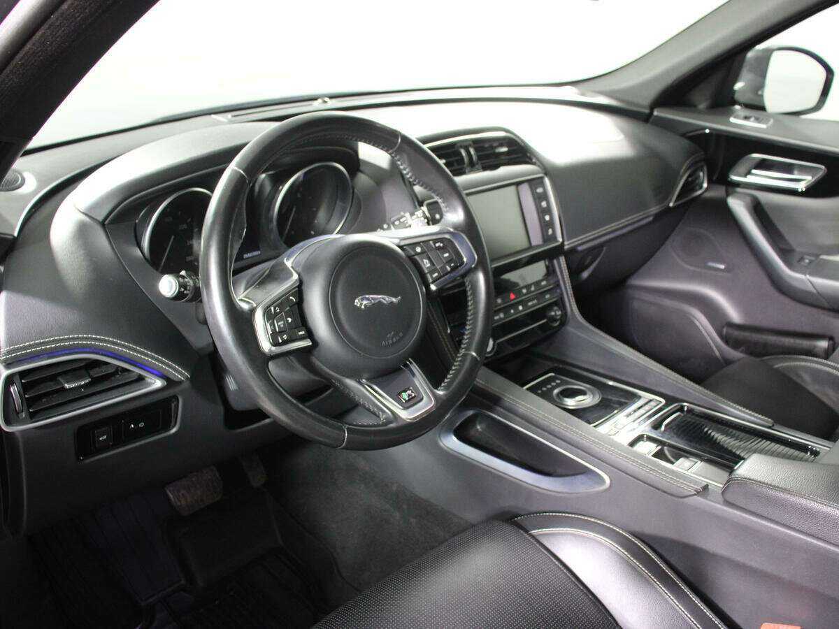 Jaguar F-Pace, 2018 Фото №12