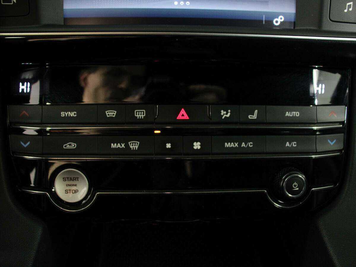 Jaguar F-Pace, 2018 Фото №17