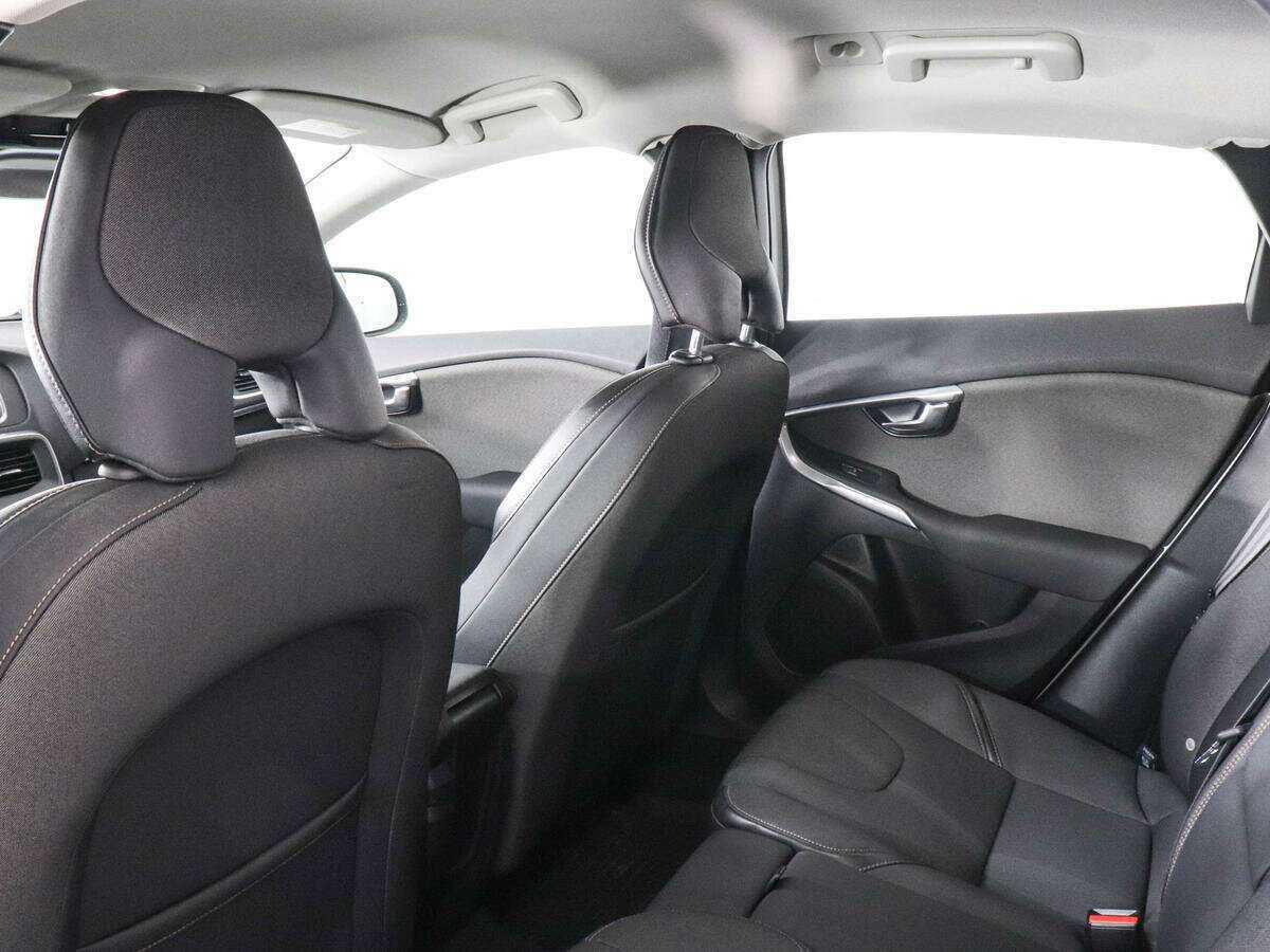 Volvo V40 Cross Country, 2017 Фото №12