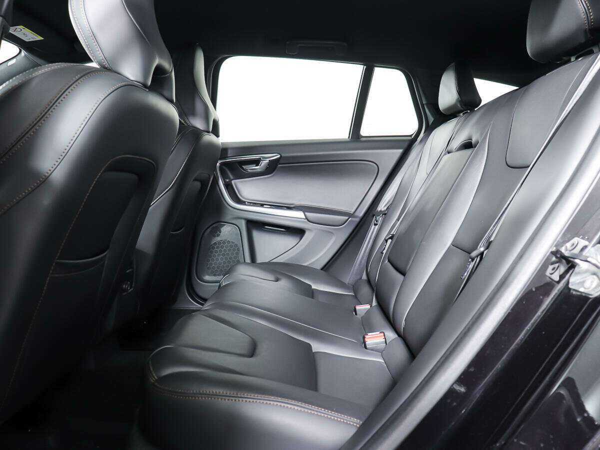 Volvo V60 Cross Country, 2016 Фото №10