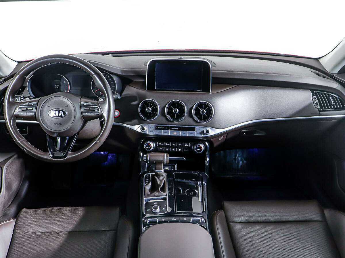 Kia Stinger, 2018 Фото №11