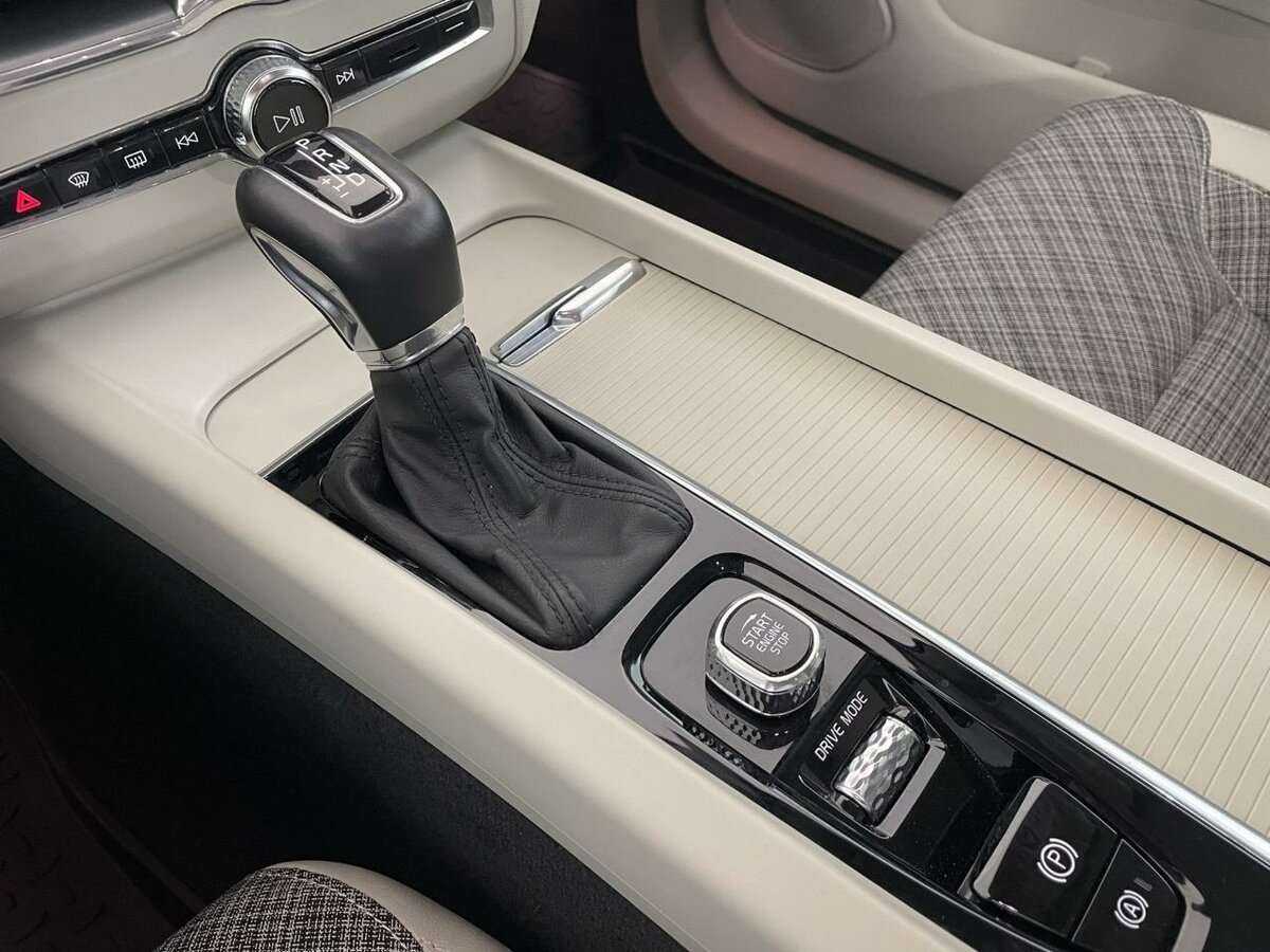 Volvo XC60, 2021 Фото №13