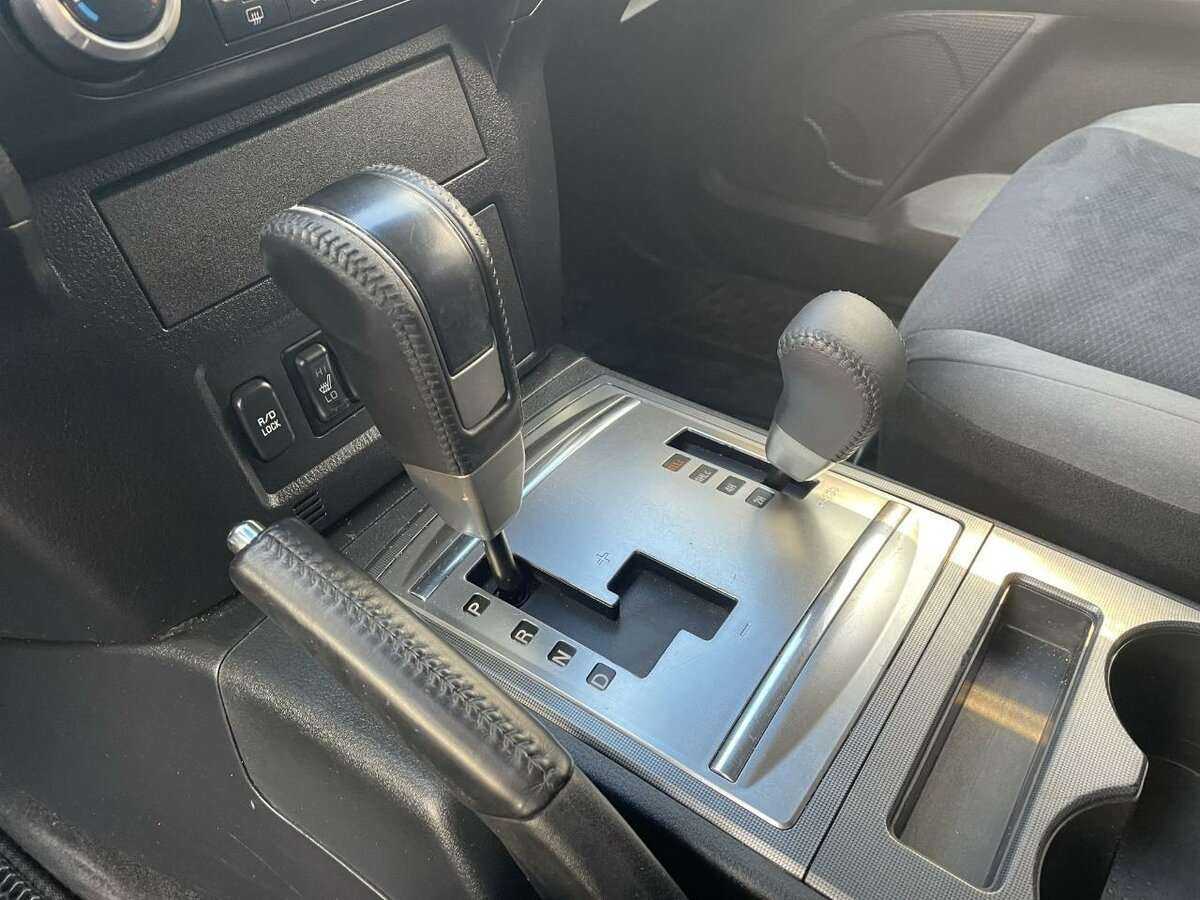 Mitsubishi Pajero, 2008 Фото №13