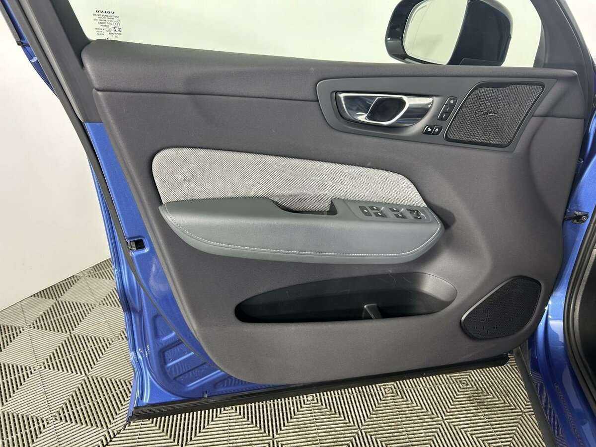 Volvo XC60, 2021 - 50 318 км. | Фото №8