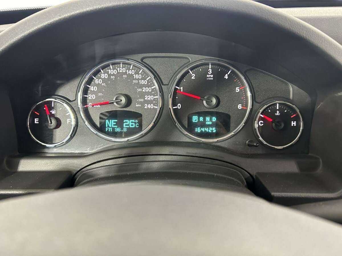 Jeep Cherokee, 2010 Фото №11