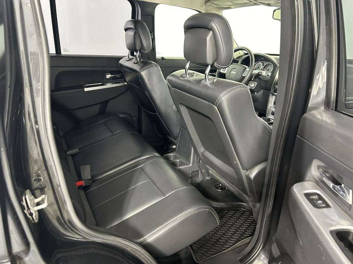 Jeep Cherokee, 2010 Фото №16