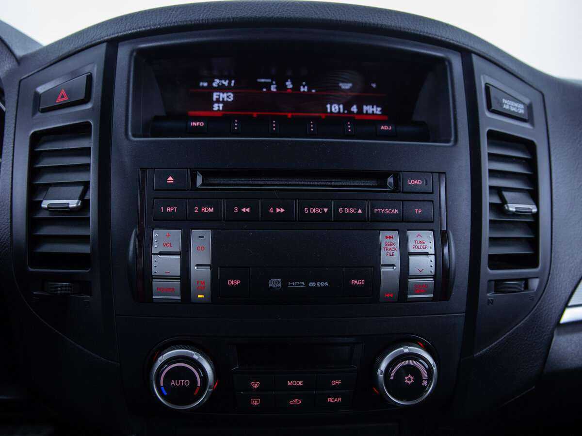 Mitsubishi Pajero, 2012 Фото №12