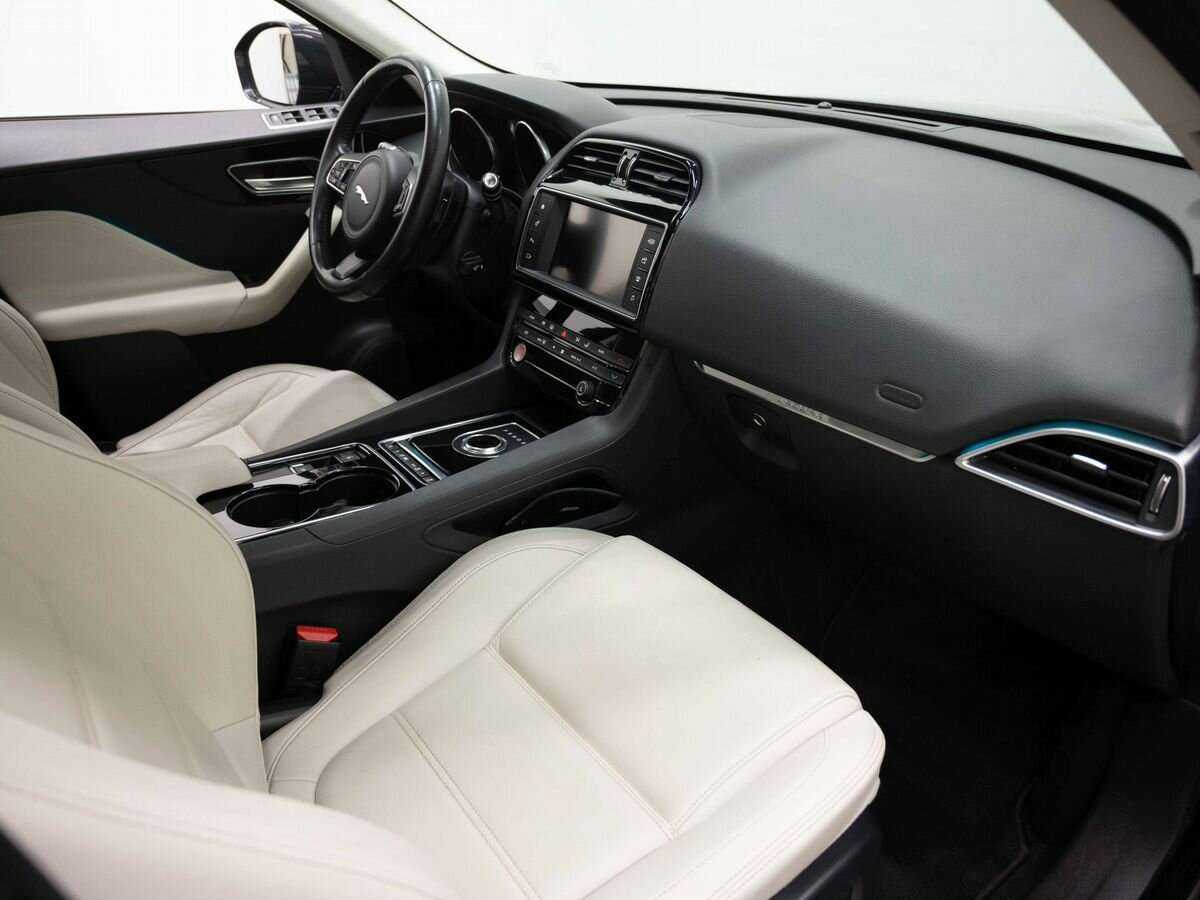 Jaguar F-Pace, 2017 Фото №10