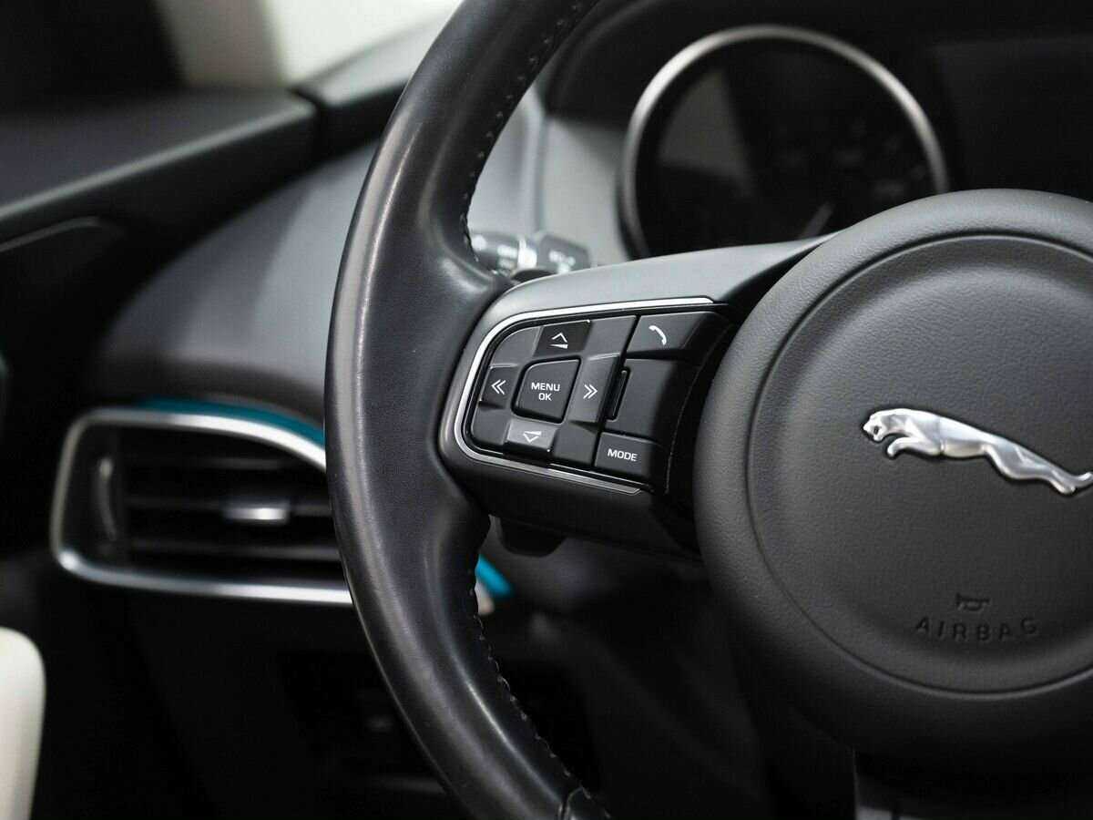 Jaguar F-Pace, 2017 Фото №12