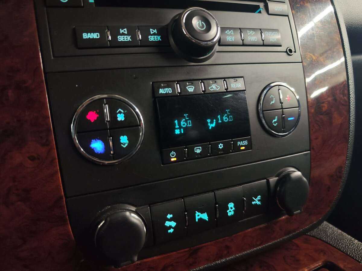 Chevrolet Tahoe 6AT, 2012 Фото №27