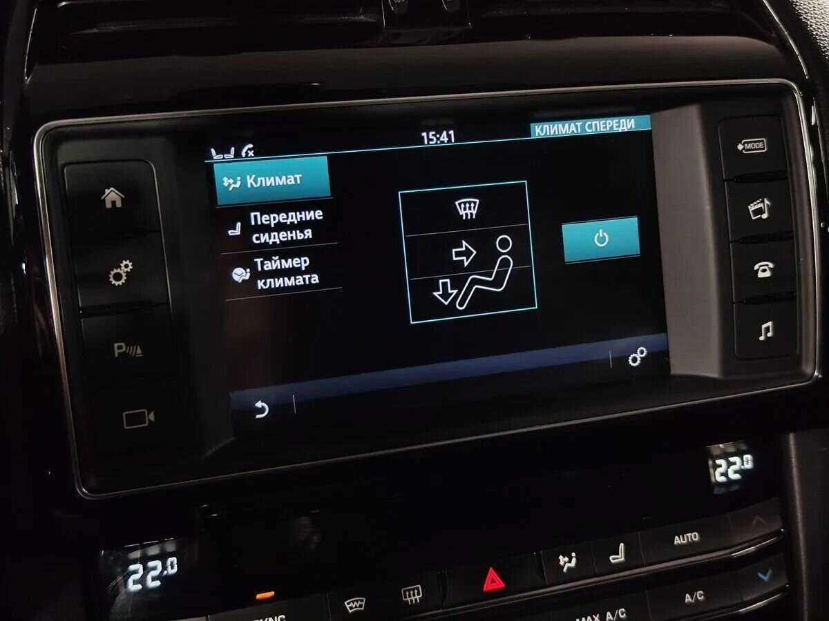 Jaguar F-Pace, 2017 Фото №16