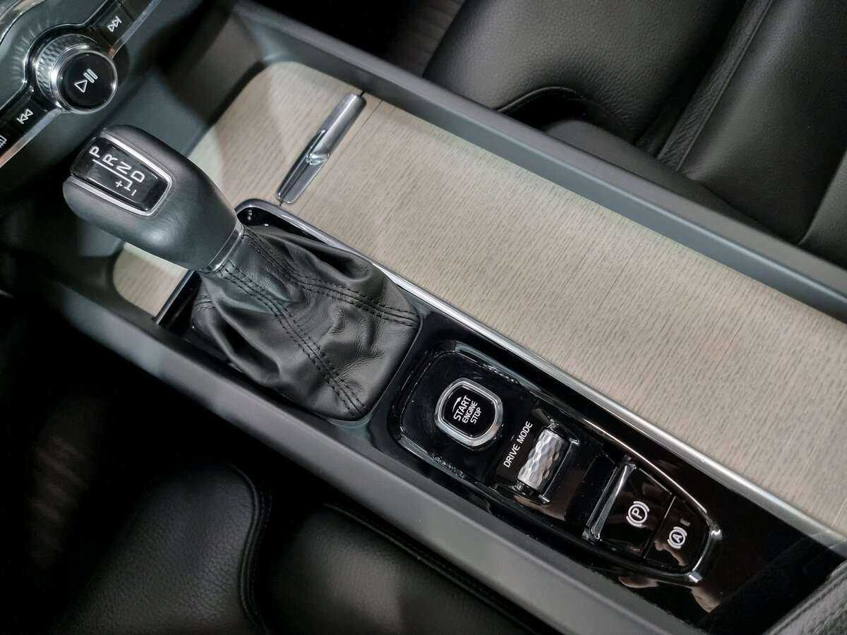 Volvo XC60, 2019 Фото №20