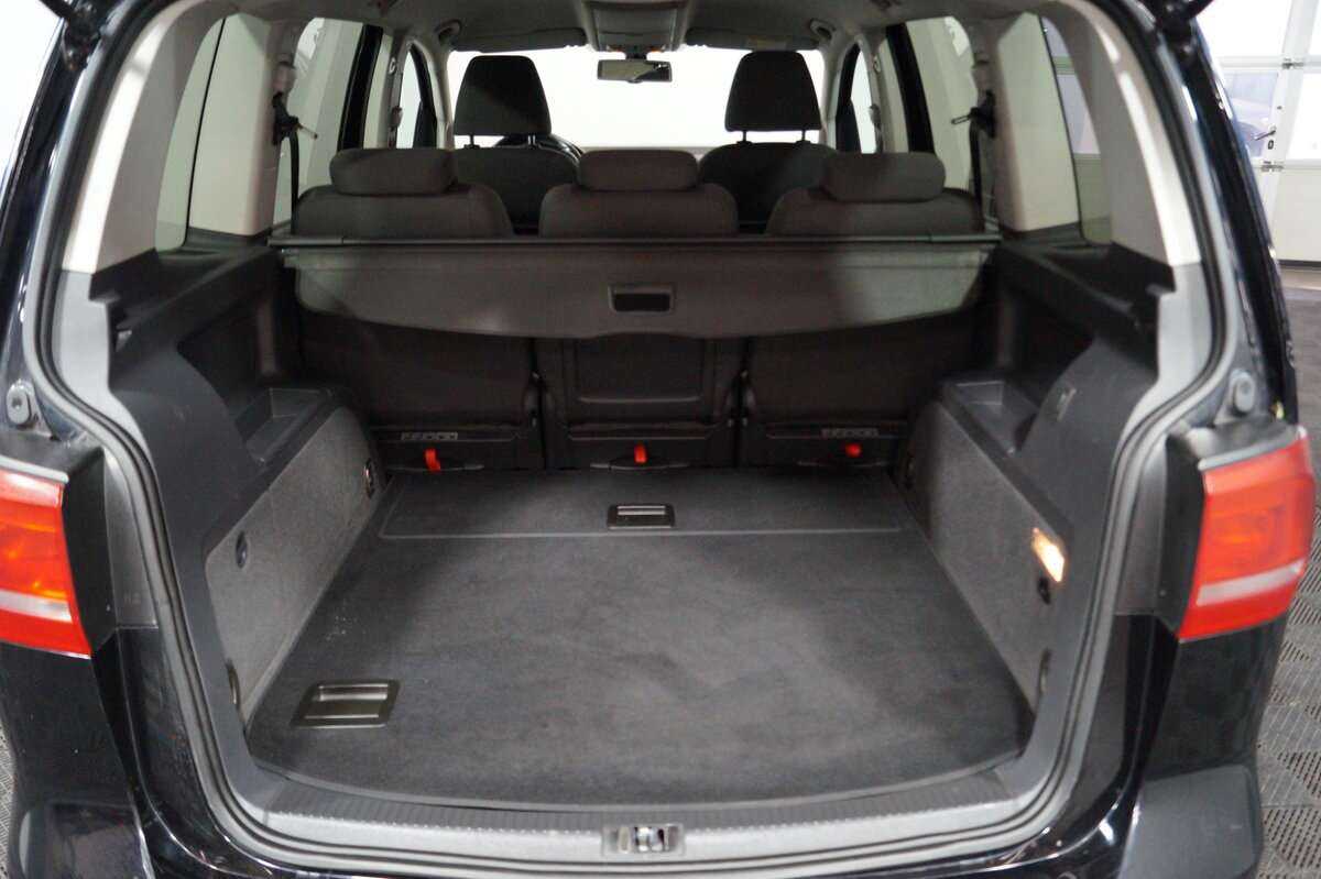 Volkswagen Touran, 2012 - 172 000 км. | Фото №7
