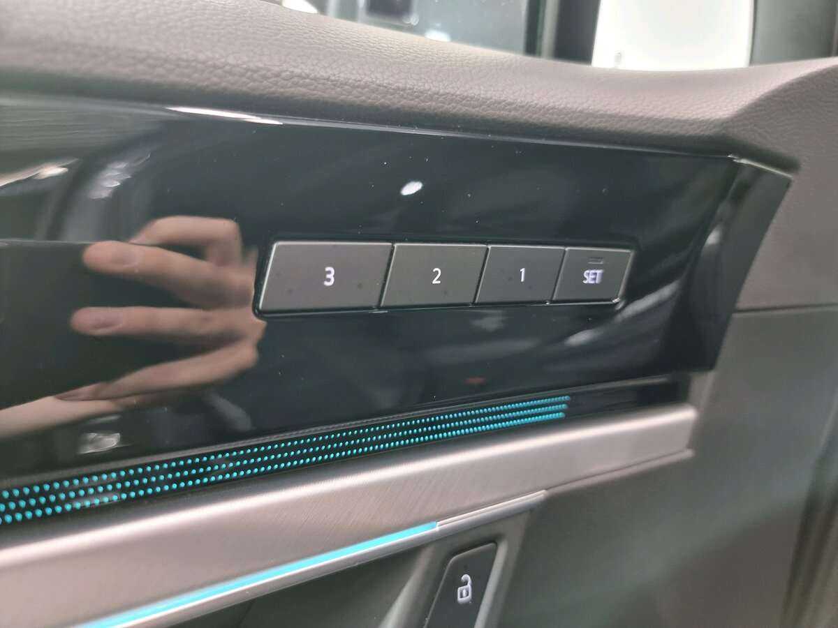 Volkswagen Touareg, 2020 Фото №11