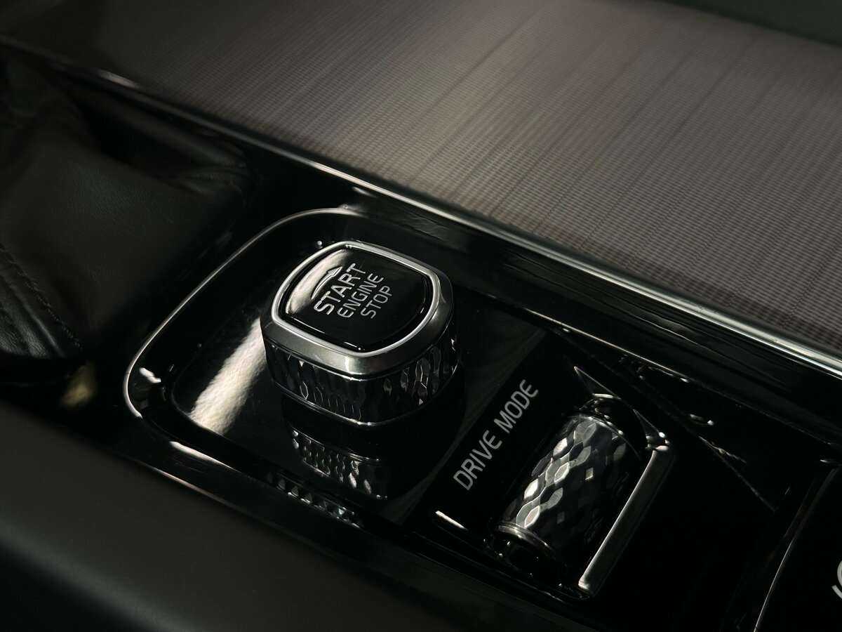 Volvo XC60, 2019 Фото №17