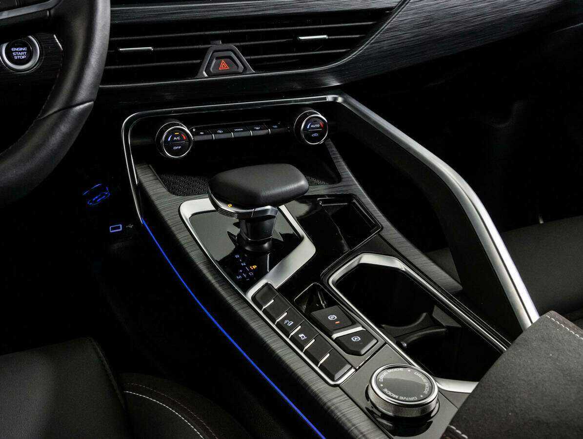 Geely Tugella, 2023 Фото №14