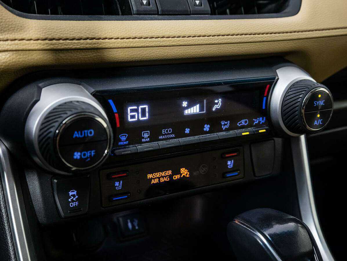 Toyota RAV4, 2019 Фото №18