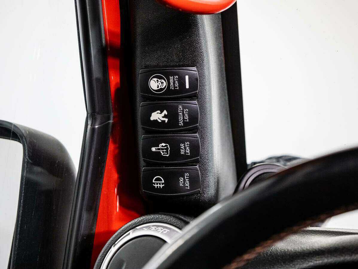 Jeep Wrangler, 2011 Фото №20