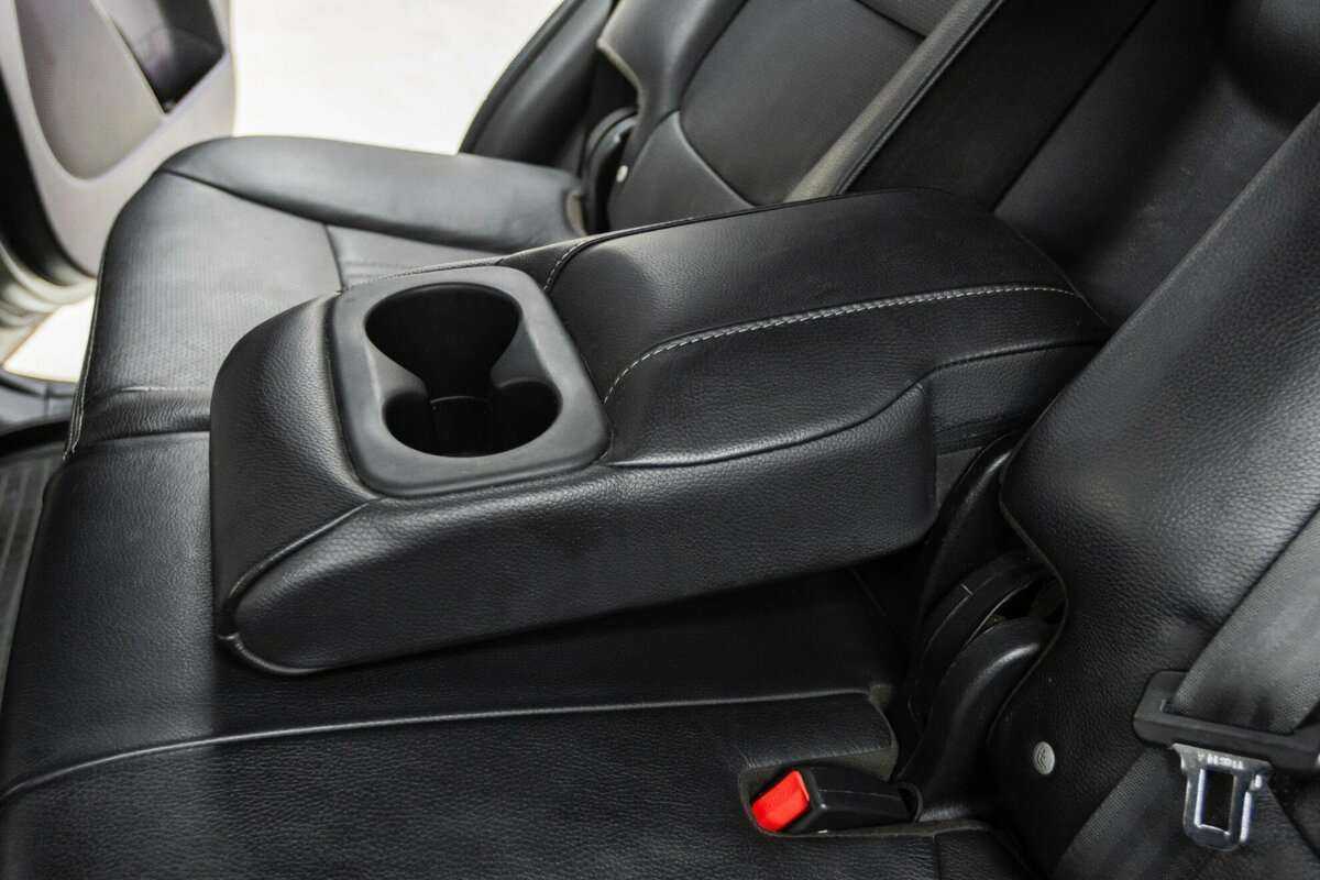 Kia Sorento, 2011 Фото №15