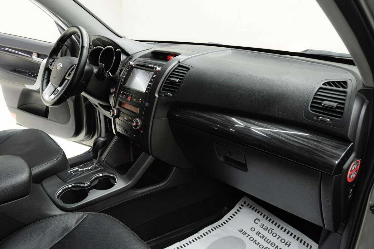 Kia Sorento, 2011 Фото №17