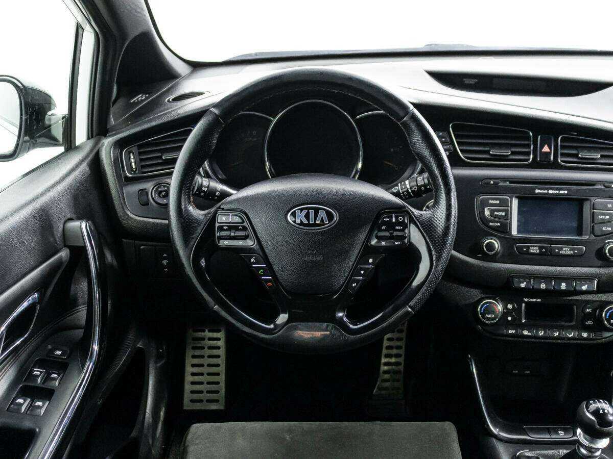 Kia Ceed GT, 2014 Фото №18