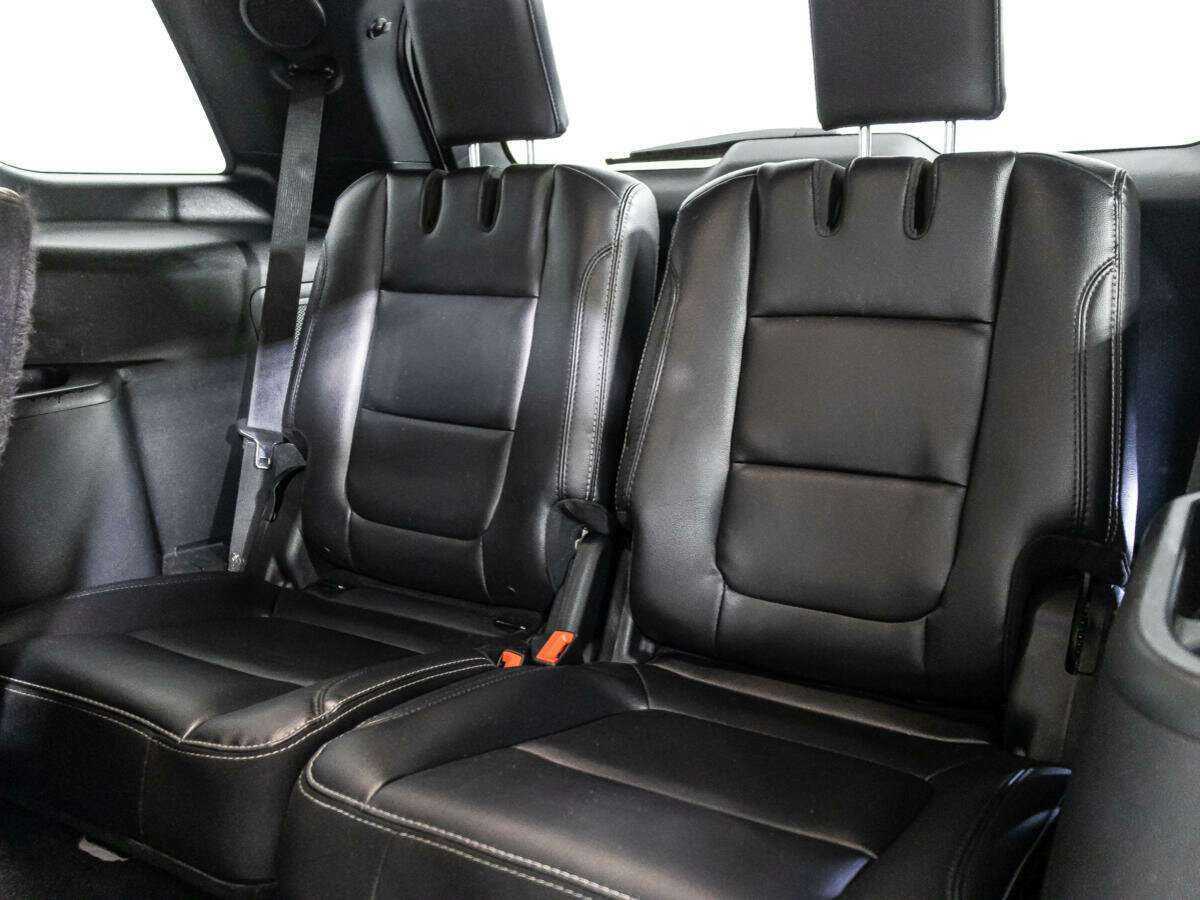 Ford Explorer, 2019 Фото №15