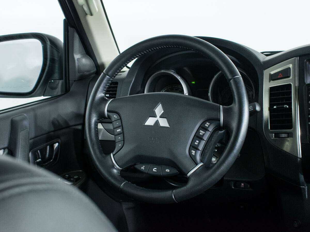 Mitsubishi Pajero, 2021 Фото №14