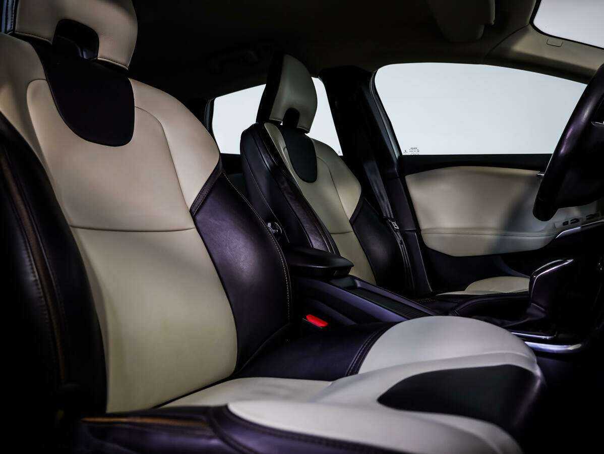 Volvo V40 Cross Country, 2018 Фото №9