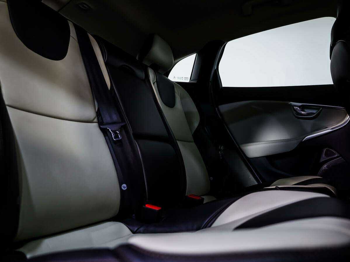 Volvo V40 Cross Country, 2018 Фото №10