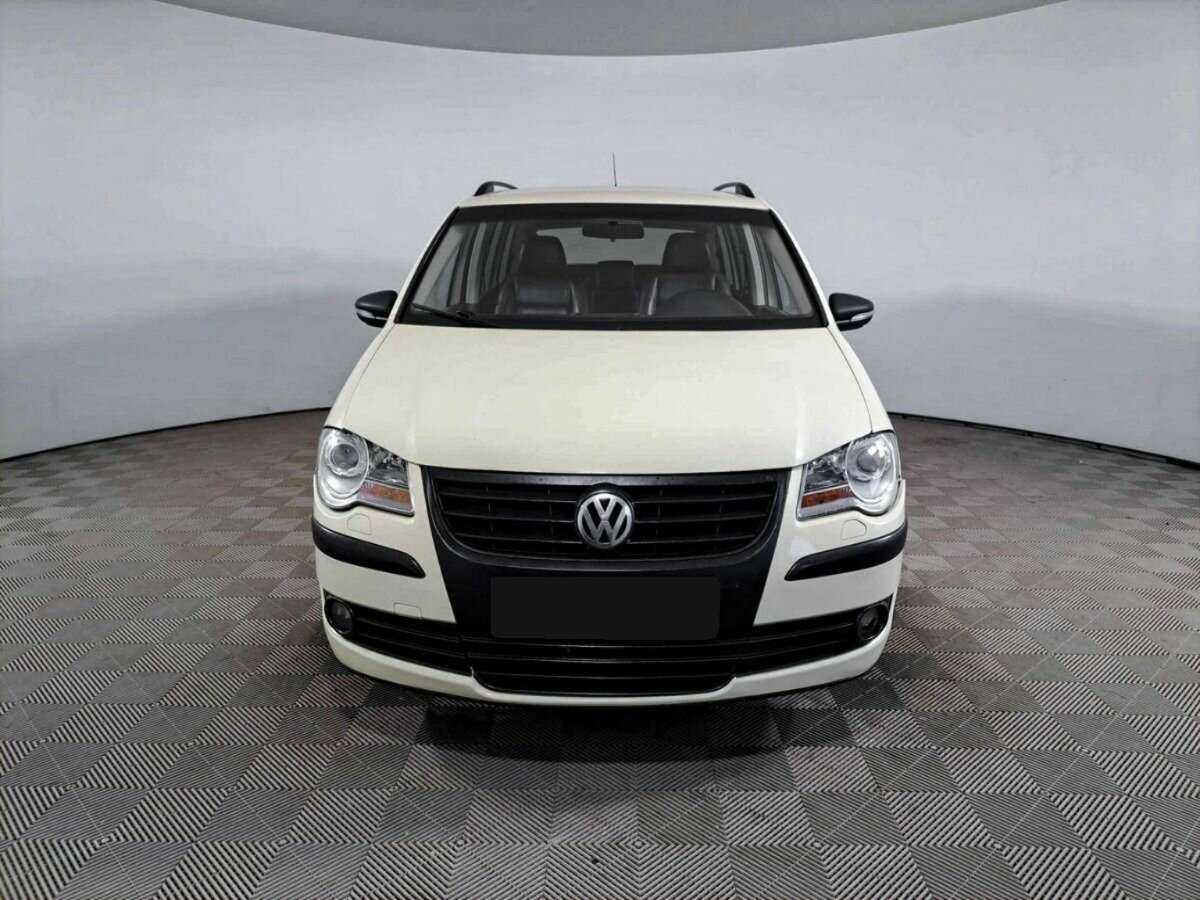 Volkswagen Touran, 2010 - 177 000 км. | Фото №2
