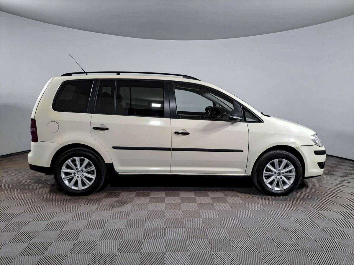 Volkswagen Touran, 2010 - 177 000 км. | Фото №4