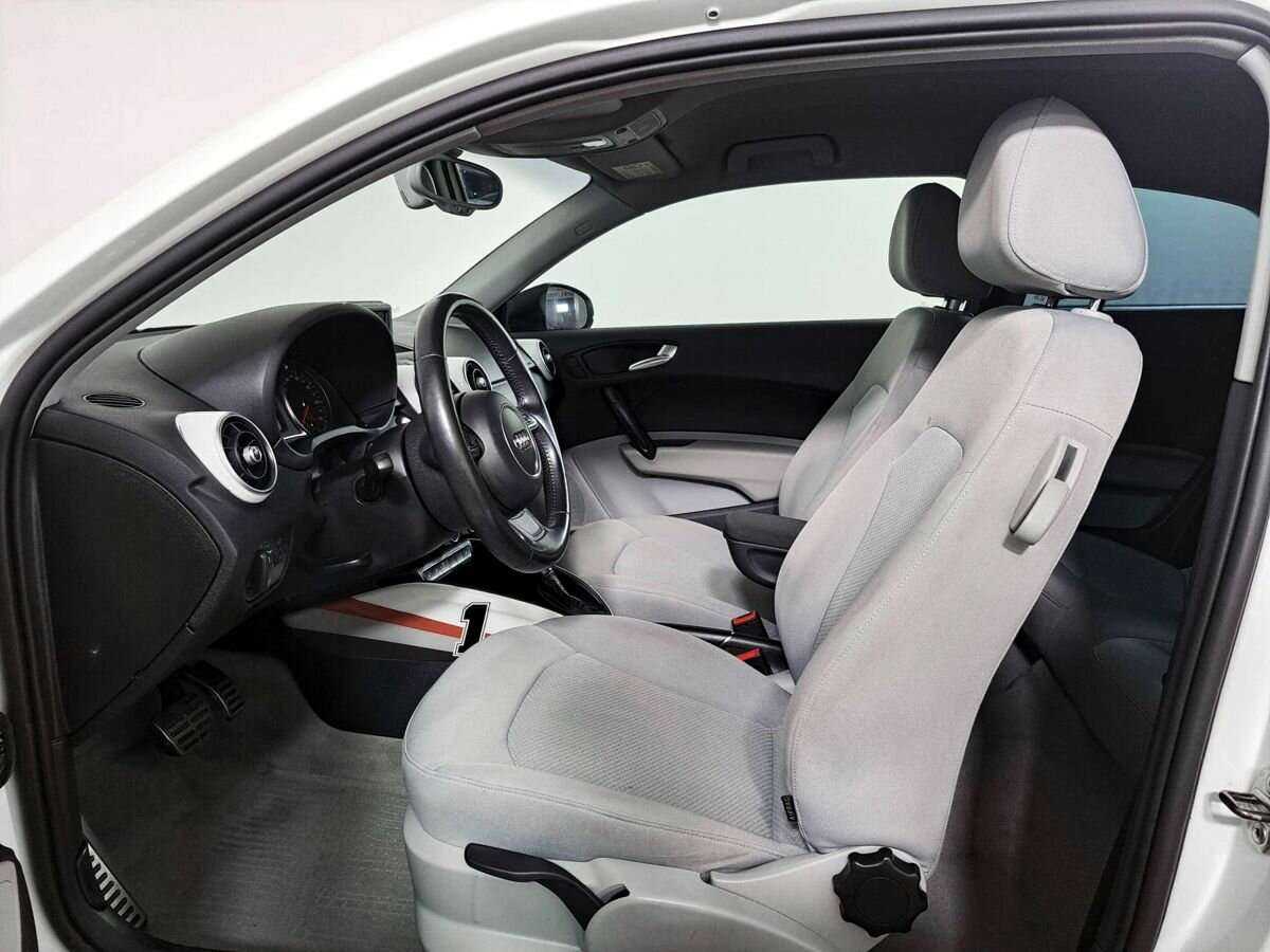 Audi A1, 2011 Фото №14