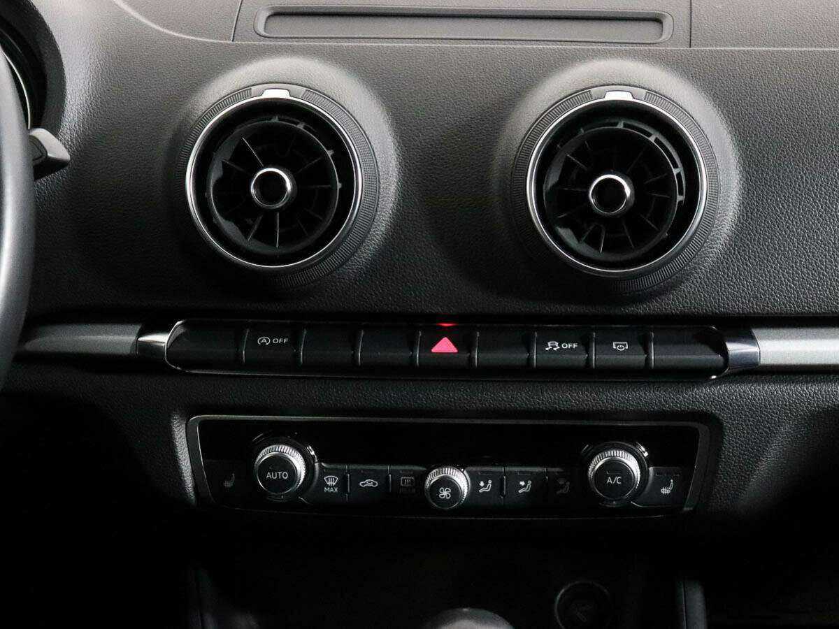 Audi A3, 2018 Фото №11