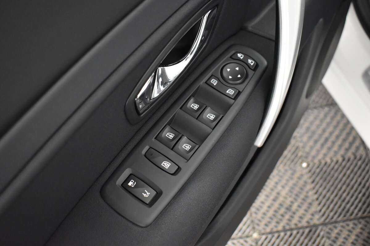 Renault Latitude, 2013 Фото №8