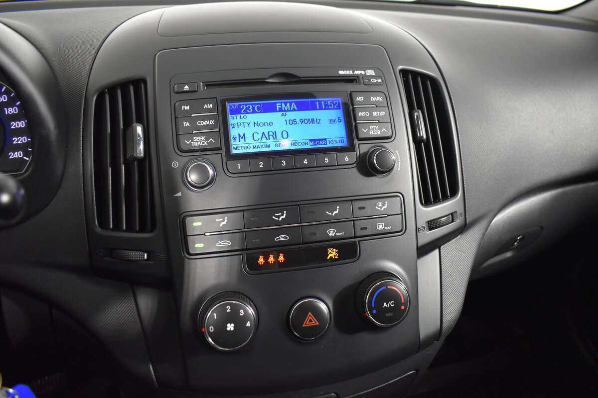 Hyundai i30, 2011 Фото №12