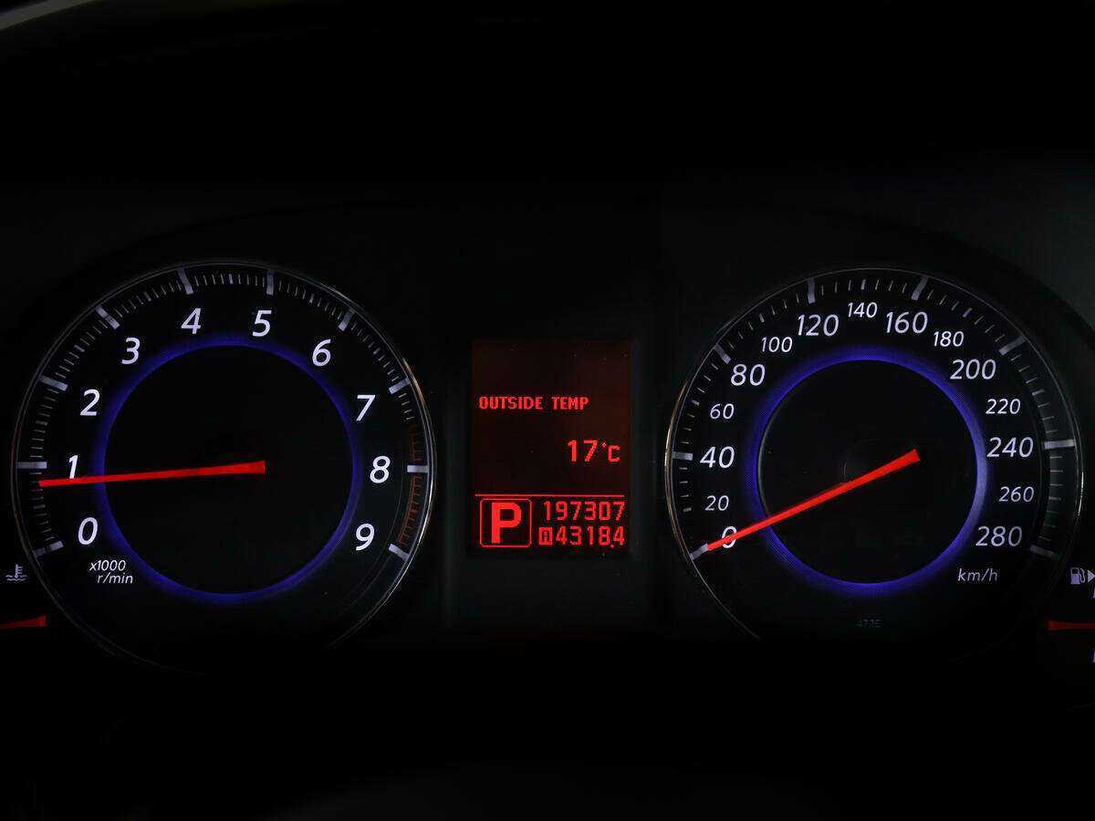 Infiniti FX37, 2011 Фото №11