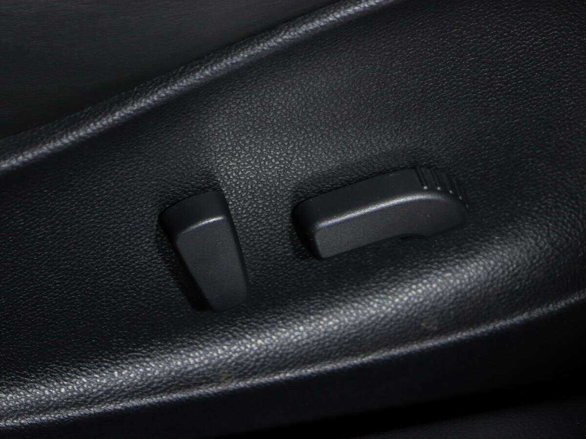 Infiniti FX37, 2011 Фото №16