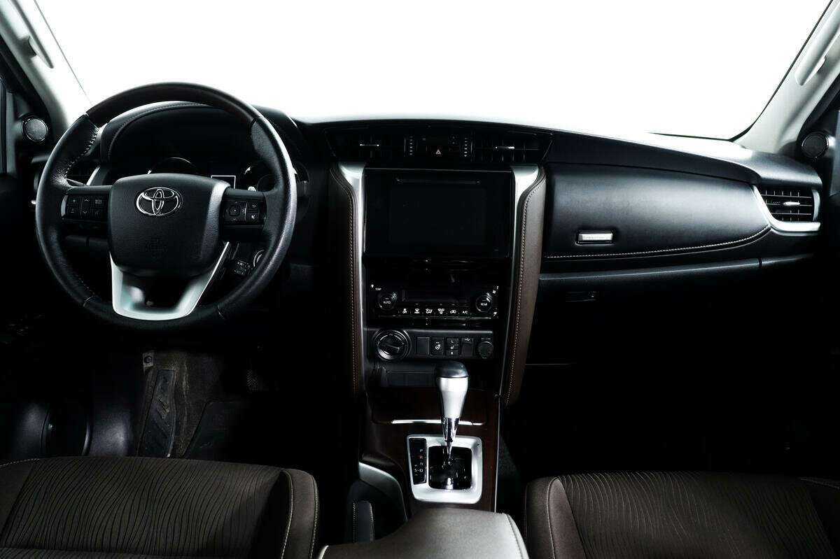 Toyota Fortuner, 2018 Фото №11